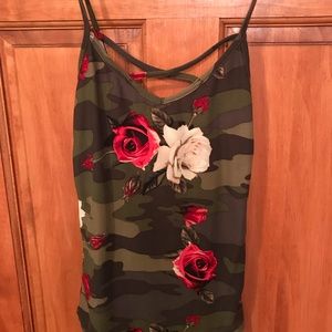 Camo + floral 😍😍